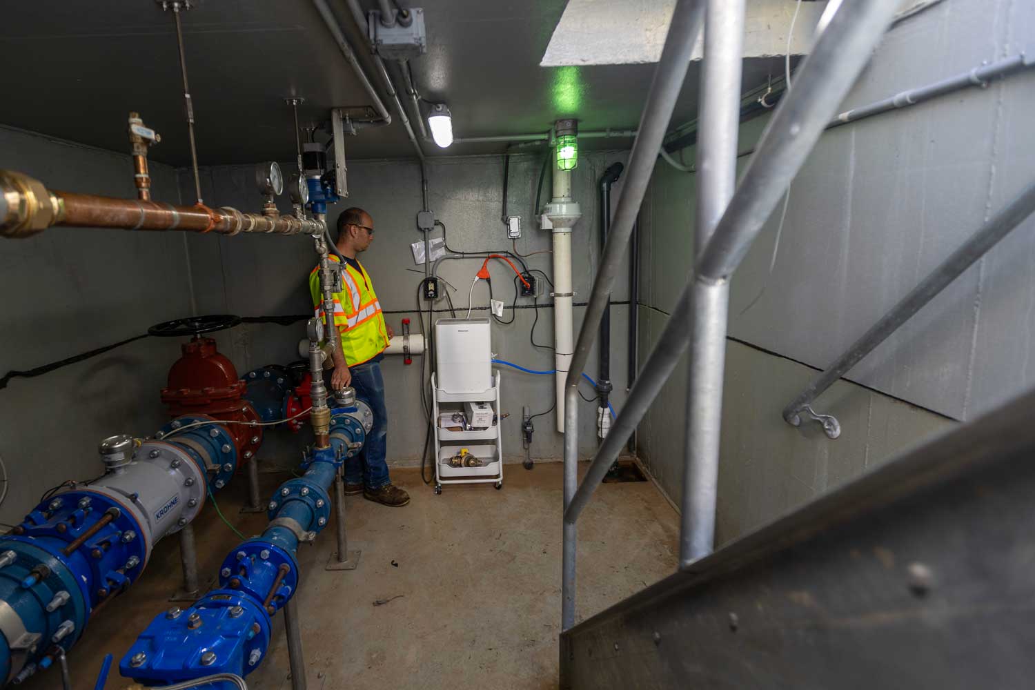 Pressure reducing vault